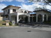 HERMOSA CASA CONDOMINIO EN SANTA ANA