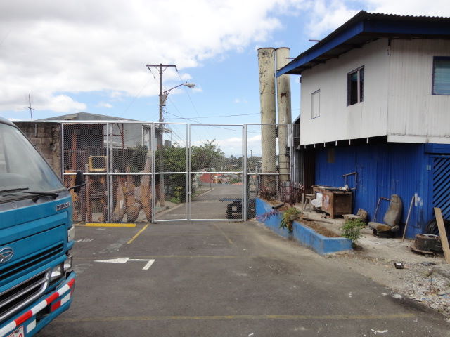 14328oficinasbodegaypatio11.JPG