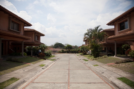 Casa en condominio en bello Horizonte escaz�